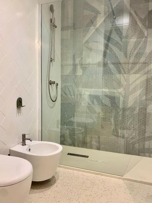 Lovely Studio Flat In Bocconi ミラノ エクステリア 写真