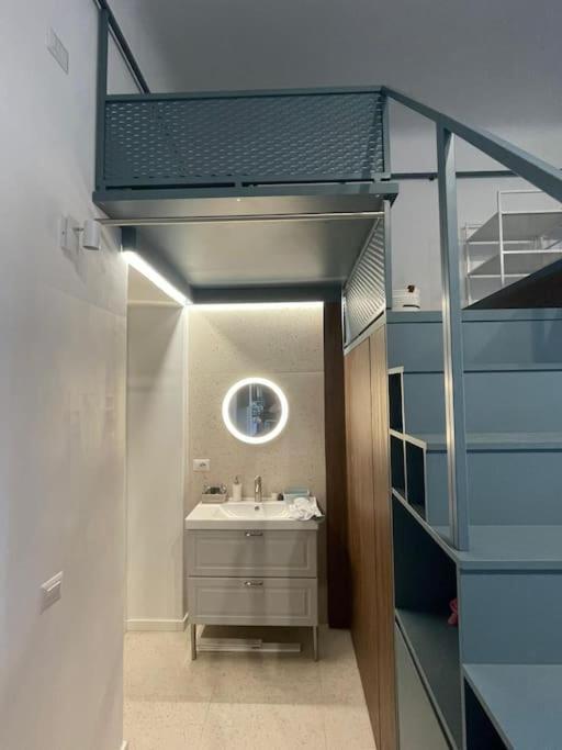Lovely Studio Flat In Bocconi ミラノ エクステリア 写真
