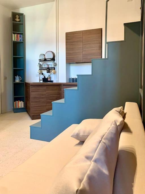 Lovely Studio Flat In Bocconi ミラノ エクステリア 写真