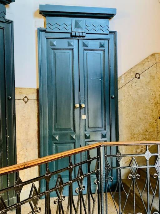 Lovely Studio Flat In Bocconi ミラノ エクステリア 写真